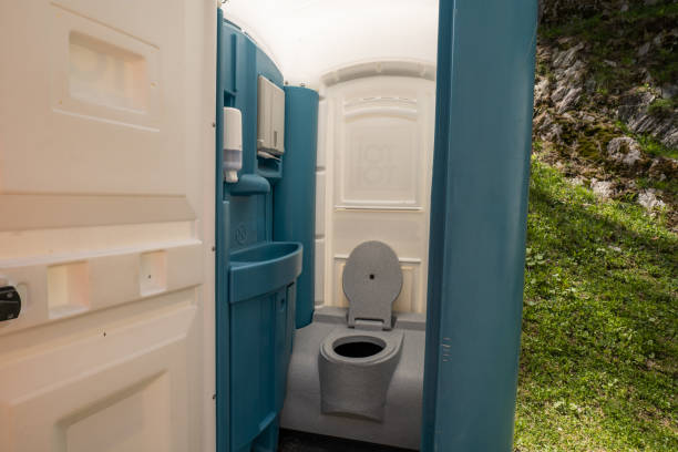 Best Portable restroom trailer rental  in Springfield, OR